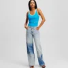 AVSLAPNADE JEANS MED FÄRGBLOCK AVSLAPNADE JEANS MED FÄRGBLOCK