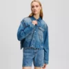 AVSLAPPNAD DENIMJACKA MED FRANSAR AVSLAPPNAD DENIMJACKA MED FRANSAR