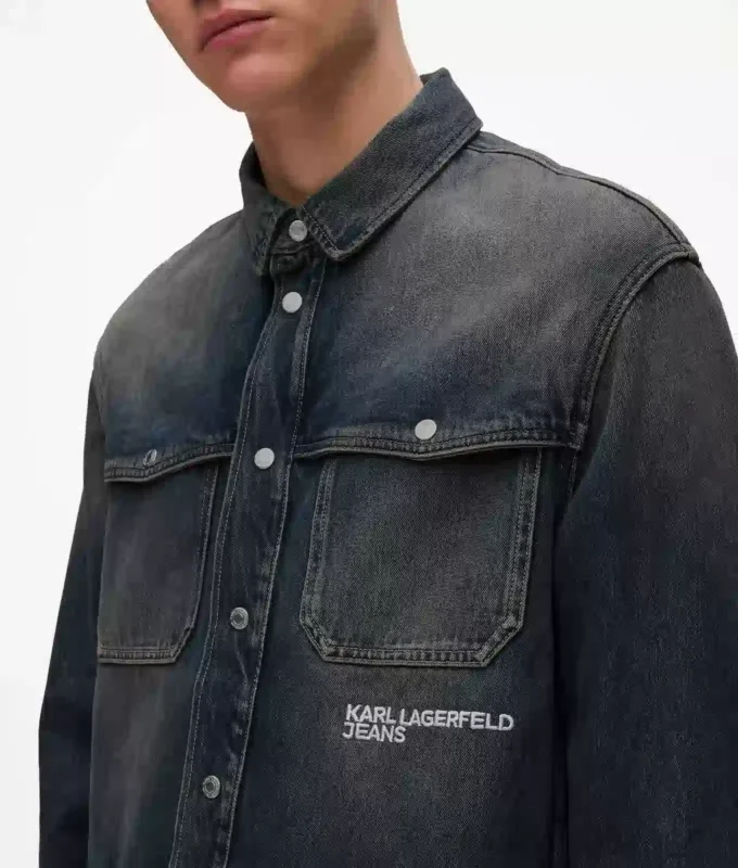 Avslappnad denimskjorta Avslappnad denimskjorta