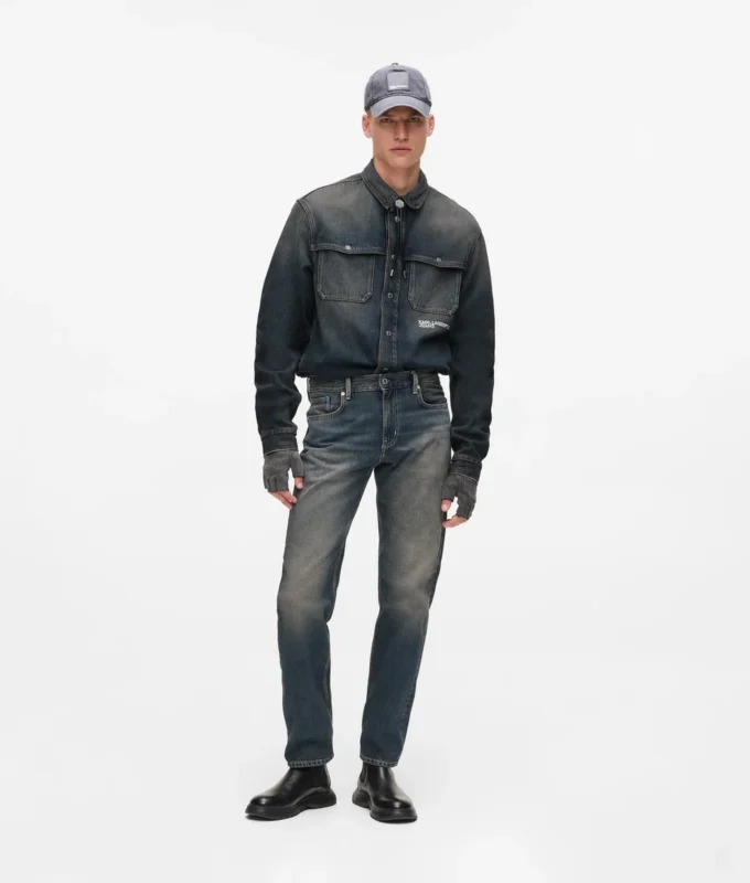 Avslappnad denimskjorta Avslappnad denimskjorta