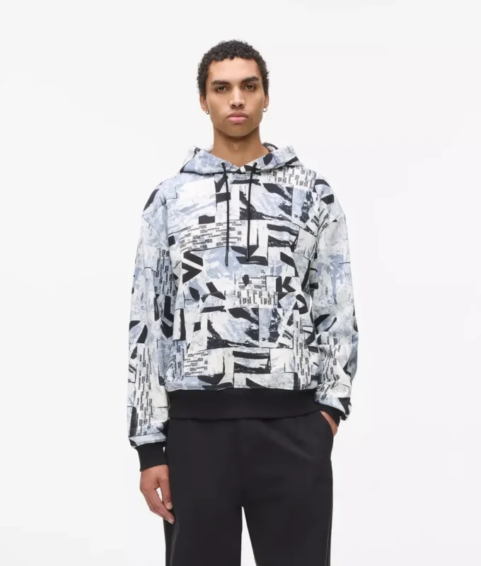 Avslappnad hoodie med monogram över hela plagget Avslappnad hoodie med monogram över hela plagget