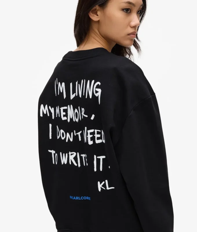 Avslappnad sweatshirt med Karl-citat Avslappnad sweatshirt med Karl-citat