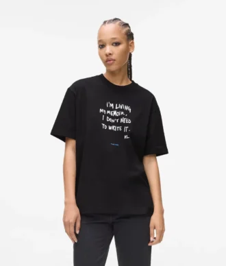 Avslappnad T-shirt med Karl-citat