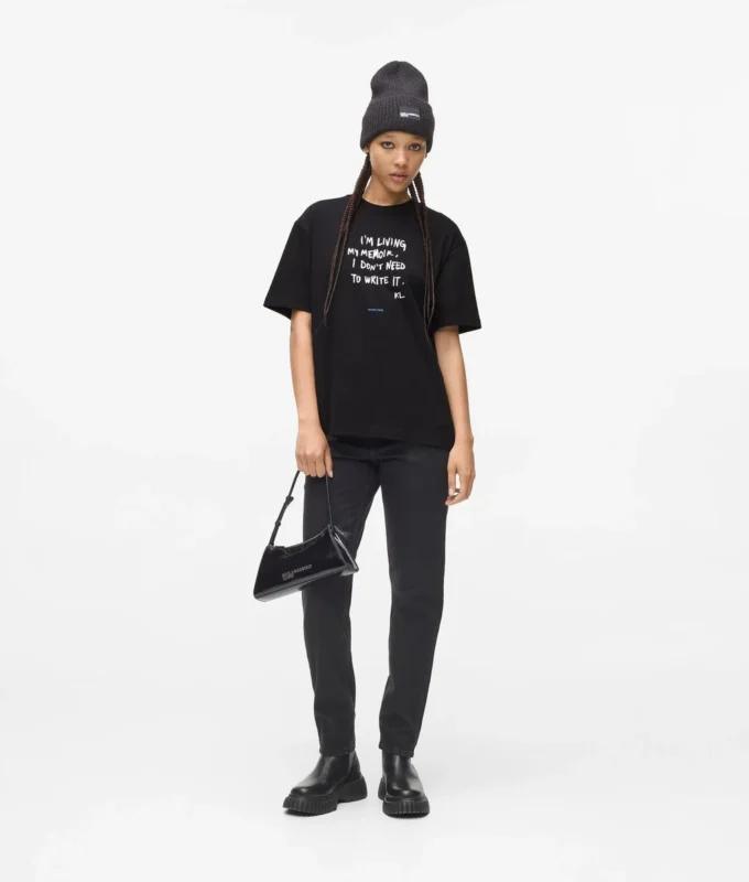 Avslappnad T-shirt med Karl-citat Avslappnad T-shirt med Karl-citat