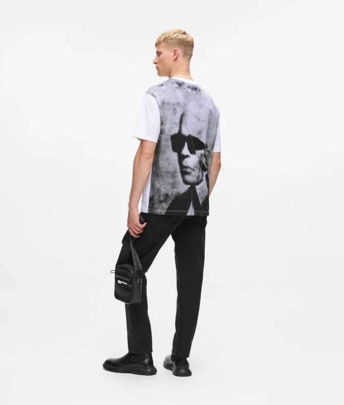 Avslappnad T-shirt med Karl-tryck Avslappnad T-shirt med Karl-tryck