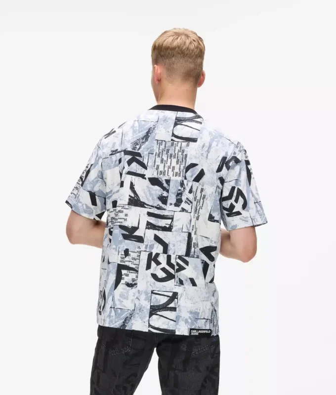 Avslappnad T-shirt med monogram över hela plagget Avslappnad T-shirt med monogram över hela plagget