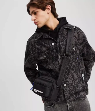 BELÄGGNAD CROSSBODY-VÄSKA