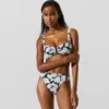 Bikinitrosor med fläktmönster Bikinitrosor med fläktmönster