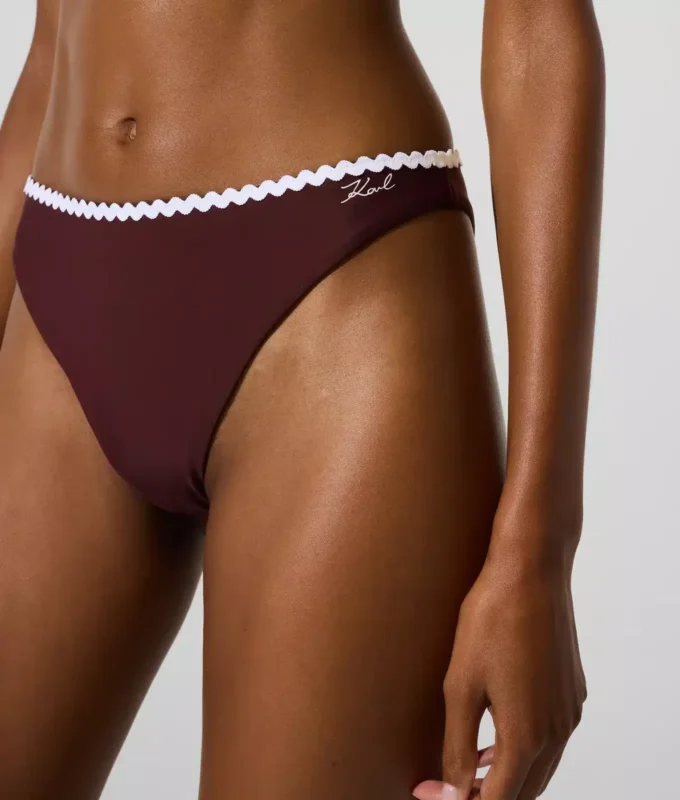 Bikinitrosor med skulpterad kant Bikinitrosor med skulpterad kant