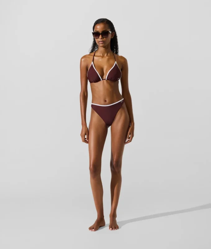 Bikinitrosor med skulpterad kant Bikinitrosor med skulpterad kant