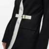Blazer med bälte och kontrasterande revers Blazer med bälte och kontrasterande revers