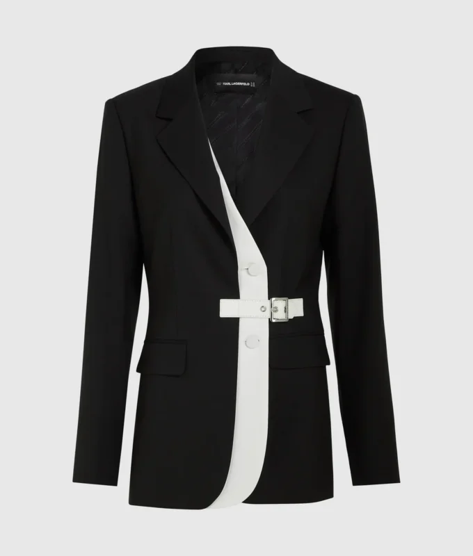 Blazer med bälte och kontrasterande revers Blazer med bälte och kontrasterande revers