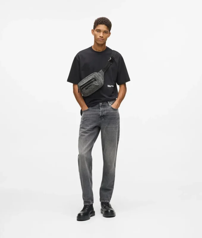 Bältesväska i tvättad denim Bältesväska i tvättad denim