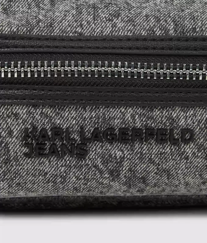 Bältesväska i tvättad denim Bältesväska i tvättad denim