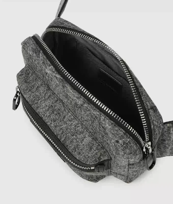 Bältesväska i tvättad denim Bältesväska i tvättad denim