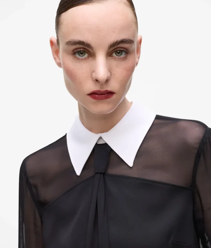 Blus med knytdetalj Blus med knytdetalj