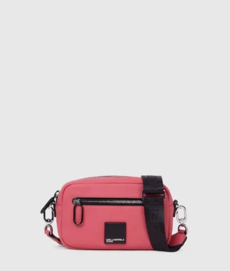 Crossbody-kameraväska med boxlogotyp