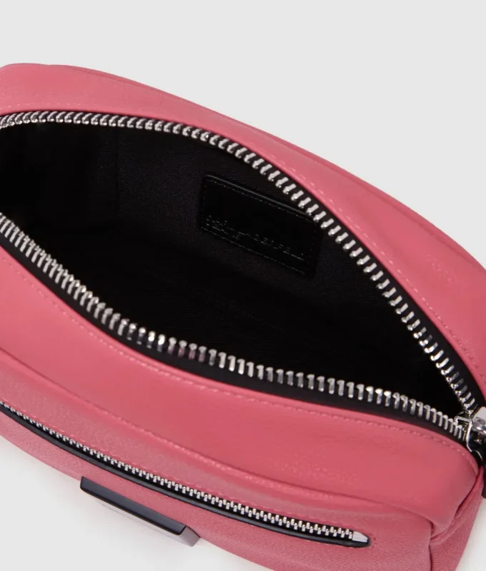 Crossbody-kameraväska med boxlogotyp Crossbody-kameraväska med boxlogotyp