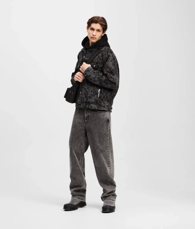 DENIMJACKA MED ALL-OVER-TRYCK DENIMJACKA MED ALL-OVER-TRYCK