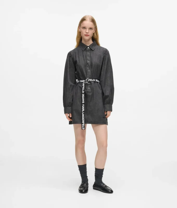 Denimklänning med bälte Denimklänning med bälte