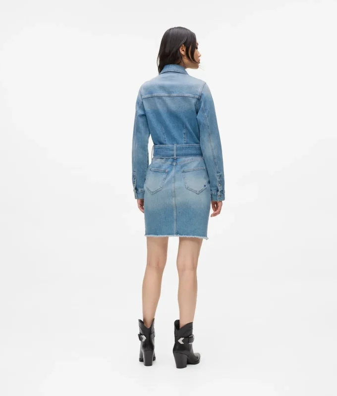 Denimklänning med bälte Denimklänning med bälte
