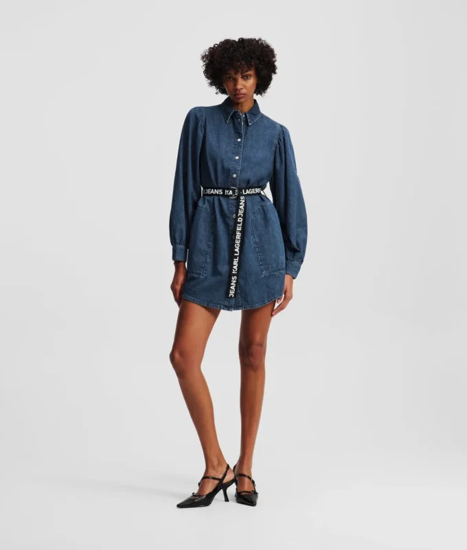 DENIMKLÄNNING MED PUFFÄRMAR DENIMKLÄNNING MED PUFFÄRMAR