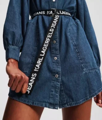 DENIMKLÄNNING MED PUFFÄRMAR