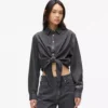 Denimskjorta med knytning fram Denimskjorta med knytning fram