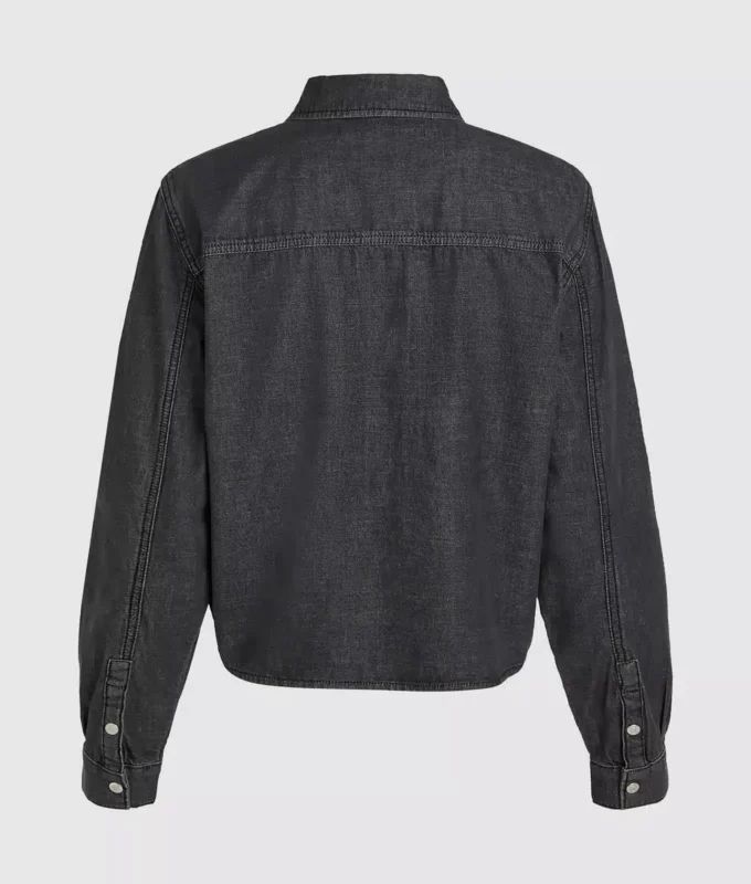 Denimskjorta med knytning fram Denimskjorta med knytning fram