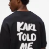 Exklusiv avslappnad T-shirt med texten ”Karl told me”