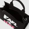 Exklusiv medelstor totebag med texten ”Karl is hot” Exklusiv medelstor totebag med texten ”Karl is hot”