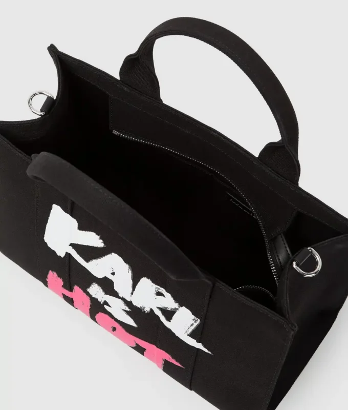 Exklusiv medelstor totebag med texten ”Karl is hot” Exklusiv medelstor totebag med texten ”Karl is hot”