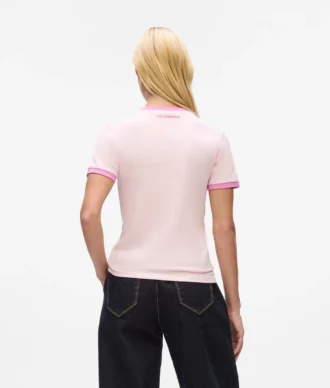 Exklusiv T-shirt med texten ”Karl is hot”