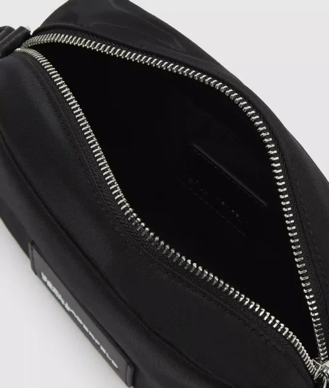 Glansig kameraväska i nylon Glansig kameraväska i nylon