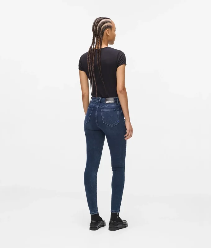 Högmidjade skinny jeans Högmidjade skinny jeans