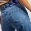 HÖGTAJADE RAKJEANS HÖGTAJADE RAKJEANS