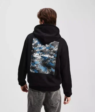 HOODIE MED GRAFIK