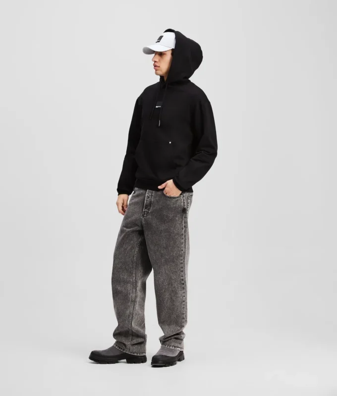 HOODIE MED GRAFIK HOODIE MED GRAFIK