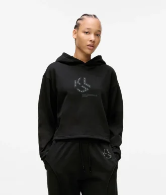 Huvtröja med nitar och monogram