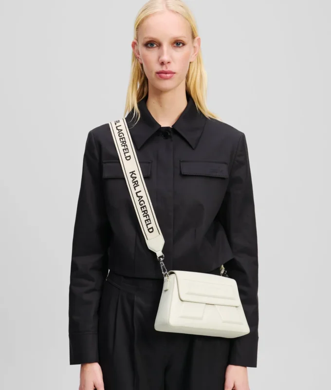 IKON K CROSSBODY-VÄSKA IKON K CROSSBODY-VÄSKA