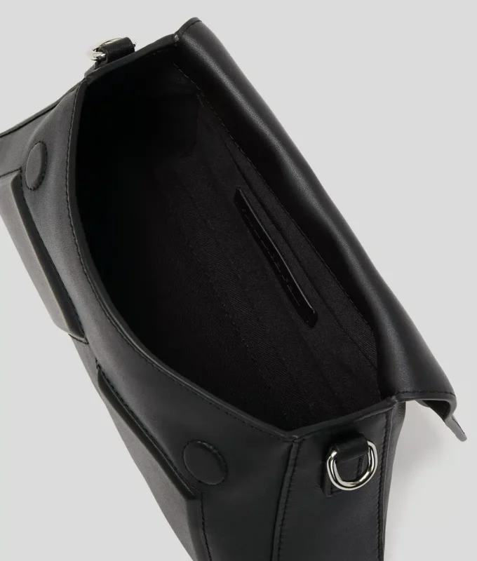 IKON K CROSSBODY-VÄSKA IKON K CROSSBODY-VÄSKA