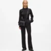 Ikon K crossbody-väska med nitar Ikon K crossbody-väska med nitar
