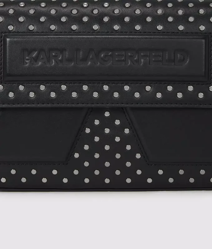 Ikon K crossbody-väska med nitar Ikon K crossbody-väska med nitar