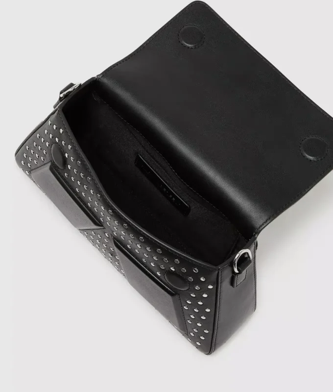 Ikon K crossbody-väska med nitar Ikon K crossbody-väska med nitar