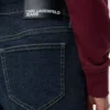 Jeans med hög midja och rak passform Jeans med hög midja och rak passform