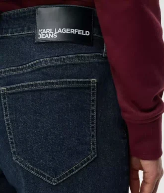 Jeans med hög midja och rak passform