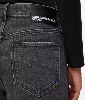 Jeans med hög midja och rak passform