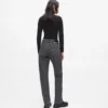 Jeans med hög midja och rak passform Jeans med hög midja och rak passform