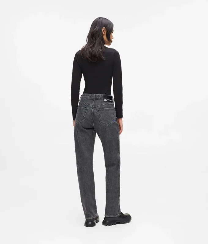 Jeans med hög midja och rak passform Jeans med hög midja och rak passform