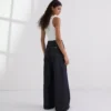 JEANS MED KONTRASTERANDE SÖMMAR OCH VID BEN JEANS MED KONTRASTERANDE SÖMMAR OCH VID BEN
